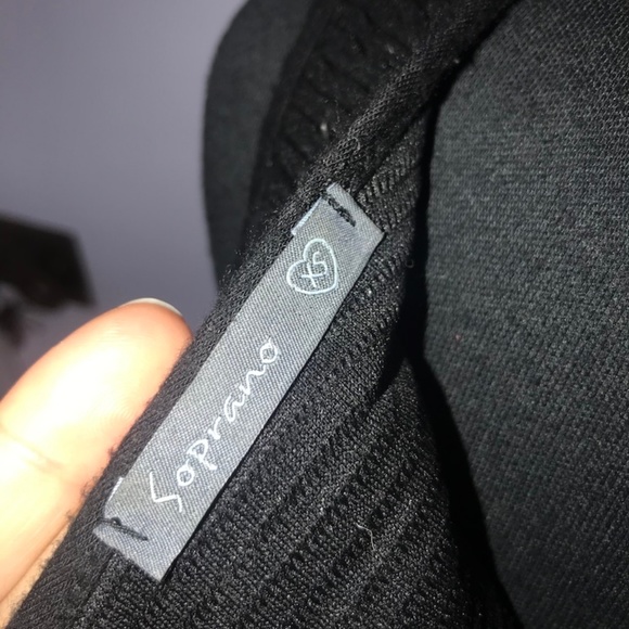 Black crop top - Picture 4 of 4